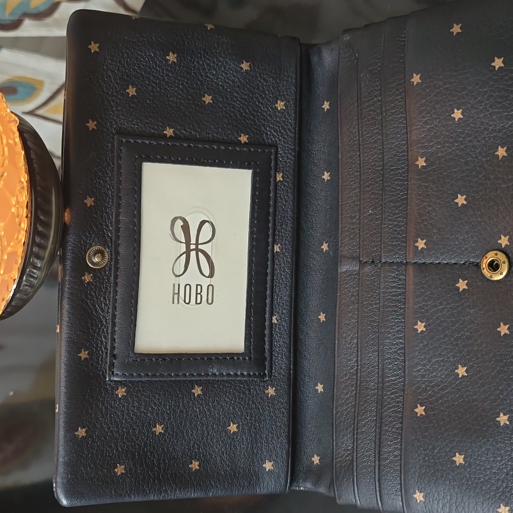 HOBO Pebbled leather Lumen Continental wallet - Picture 3 of 4